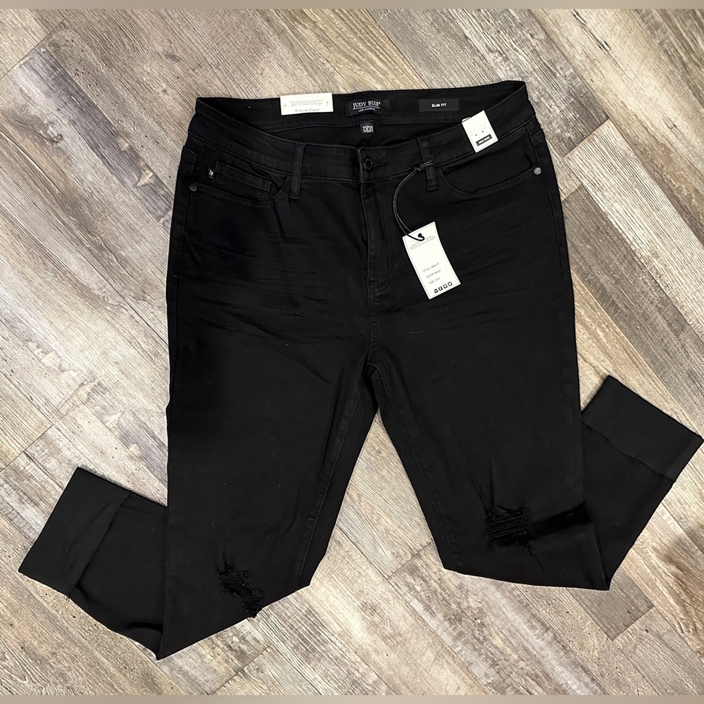 NWT Judy Blue mid-rise slim